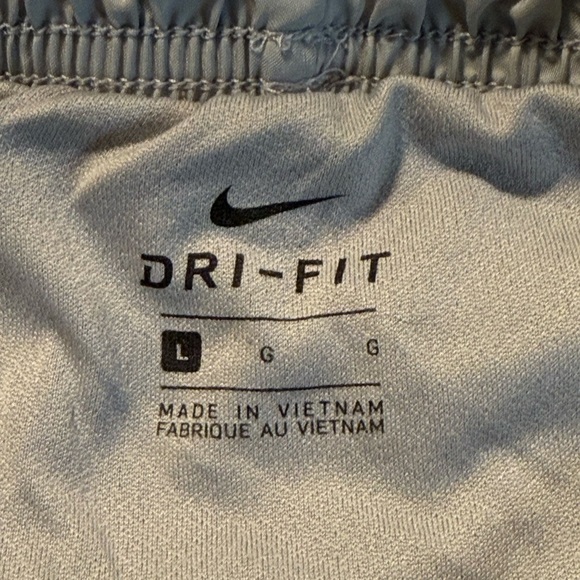 Nike Gray Athletic Shorts Lightweight Elastic Waist - Picture 4 of 4